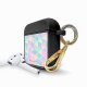 Housse pour airpods silicone liquide noir Triangles multicolors Motif Ecriture Tendance La Coque Francaise